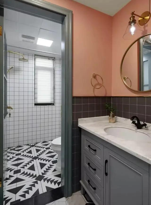 装修施工问题解析：卫生间吊顶既要美观还要实用，用什么材料合适