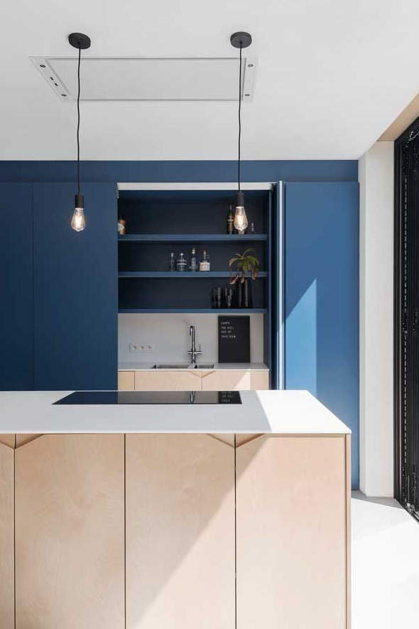 厨房不能装空调到了夏天又很热怎么办？