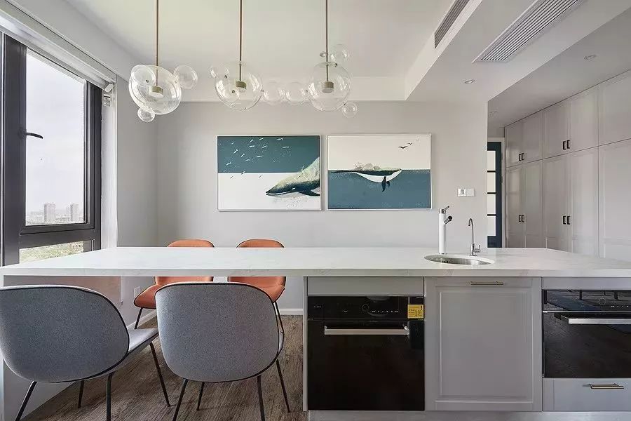 140平北欧风的跃层三居室，顶层大露台可真让人羡慕