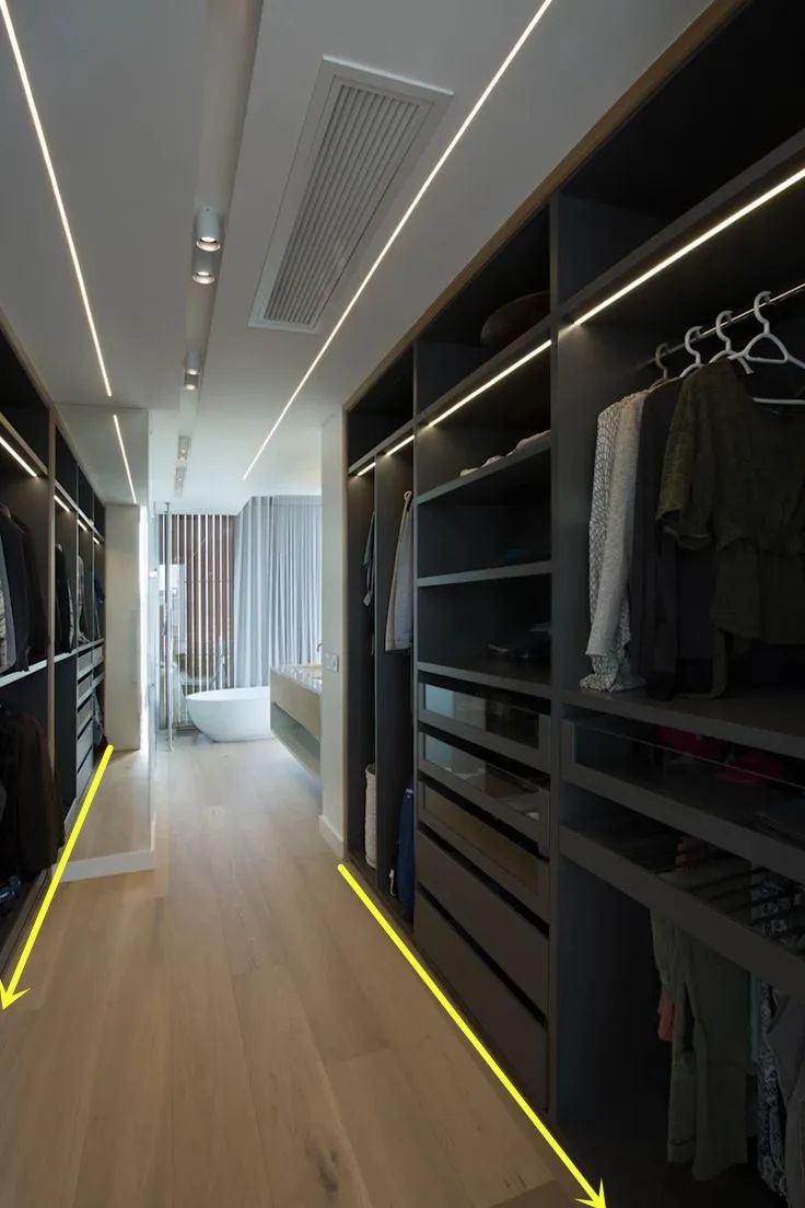 卧室拐角装个异形玻璃柜，可装饰可存储，高级又不失大气