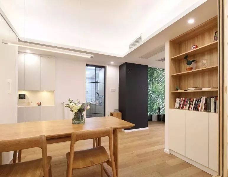 89㎡日式小两居，大爱餐厅旁的多功能榻榻米小房！