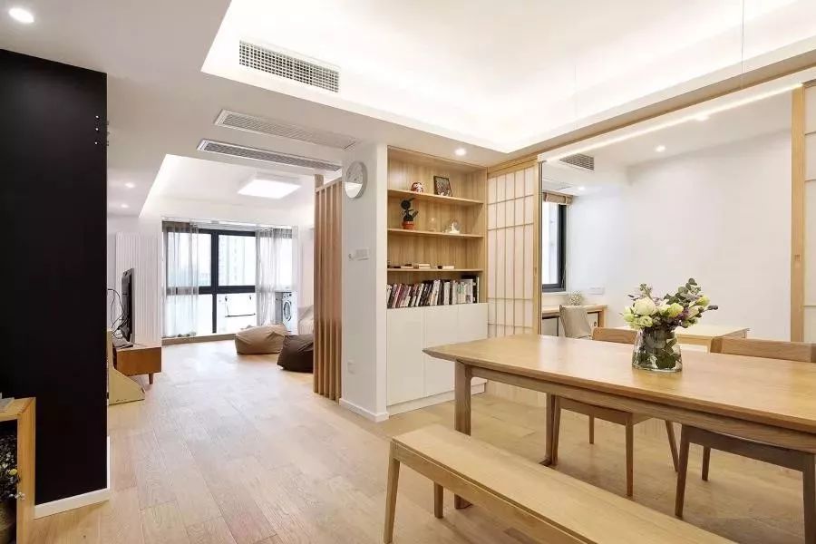 89㎡日式小两居，大爱餐厅旁的多功能榻榻米小房！