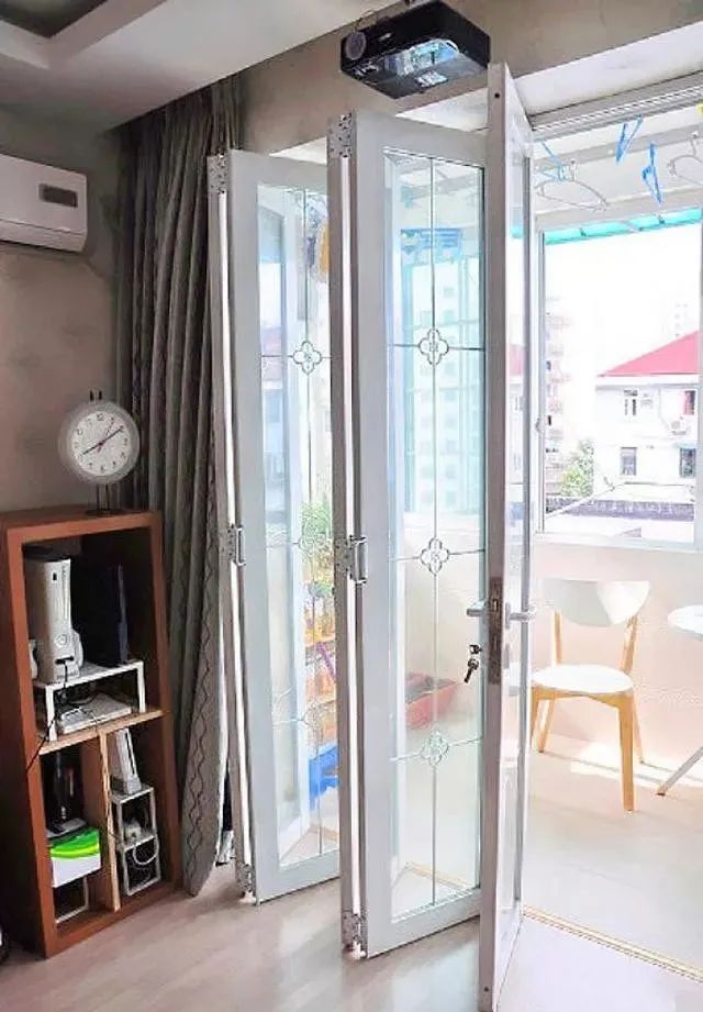 小户型就选折叠门吧，又省空间又美观，这就是标配！