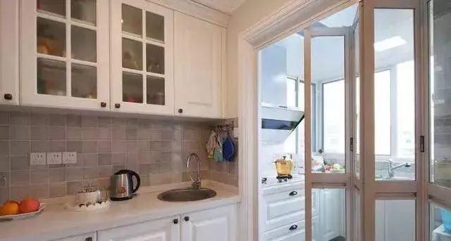 小户型就选折叠门吧，又省空间又美观，这就是标配！