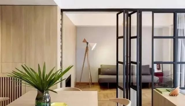 小户型就选折叠门吧，又省空间又美观，这就是标配！