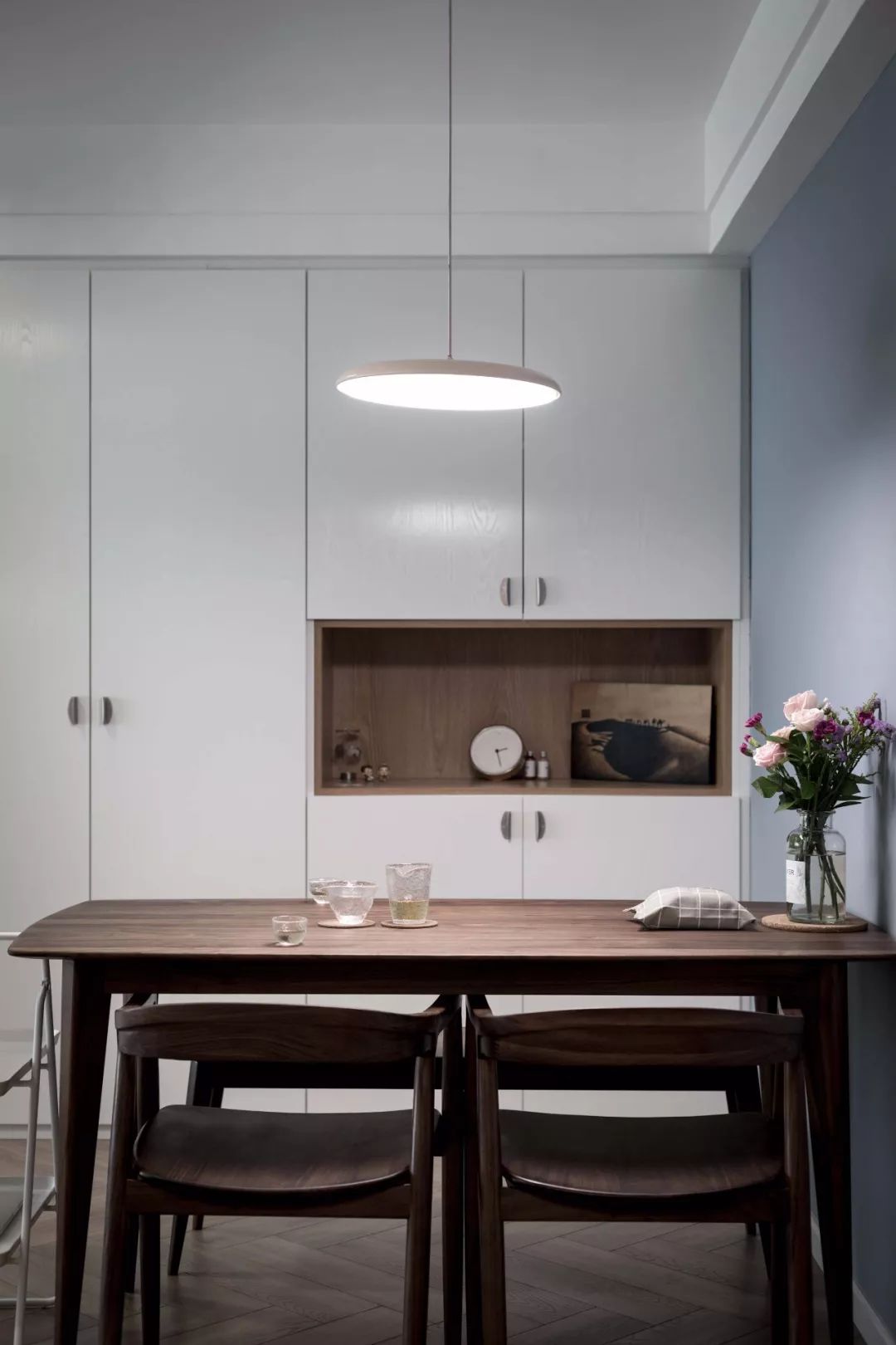 100平的北欧风二居室，端庄的房型，可真让人羡慕！