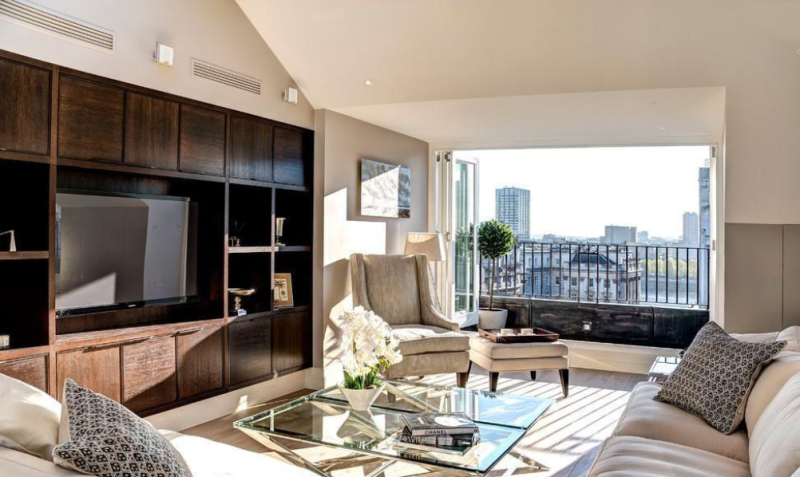 不带阳台的客厅，该如何装修设计？