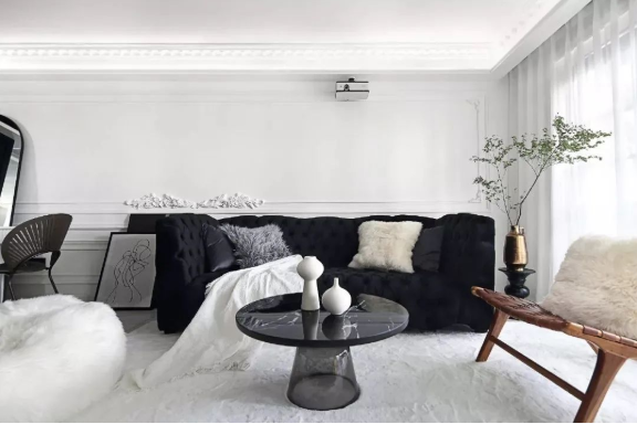 115㎡老房翻新，重新规划空间，黑白基调+复古窄边线条，打造朦胧诗意的家！